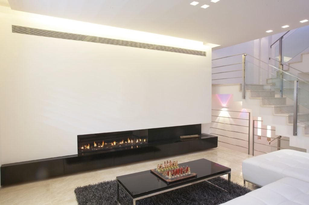 A Clear 170 Front Facing Fireplace